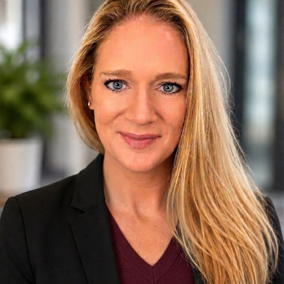 Cynthia Bundage headshot
